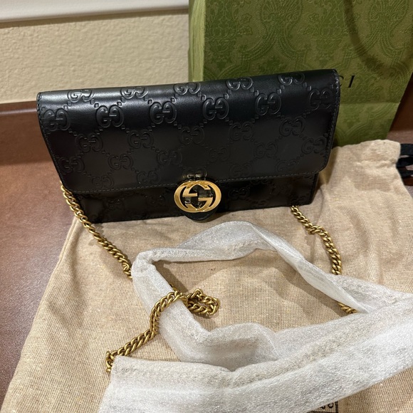 Gucci Handbags - Gucci purse
